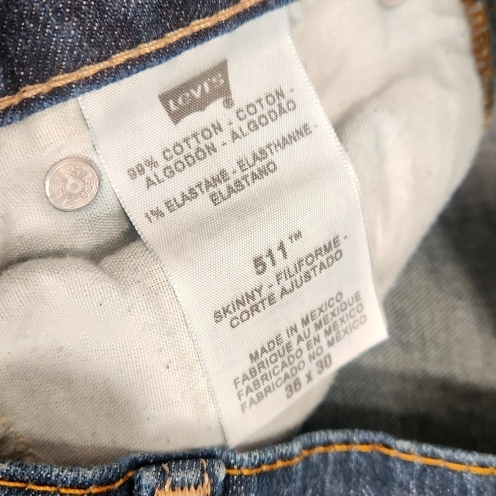 Levi's Skinny Dark Wash Jean's - Picture 6 of 6